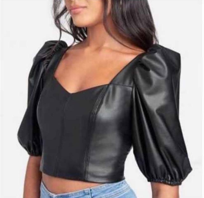 کراپ نیم تنه چرم